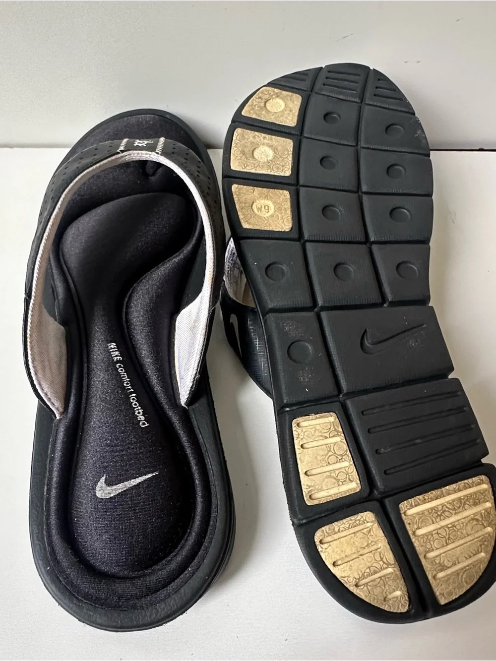 Nike Comfort Footbed Thong Sandals Flip Flops Black Women’s Size 9 US / 40.5 EUR